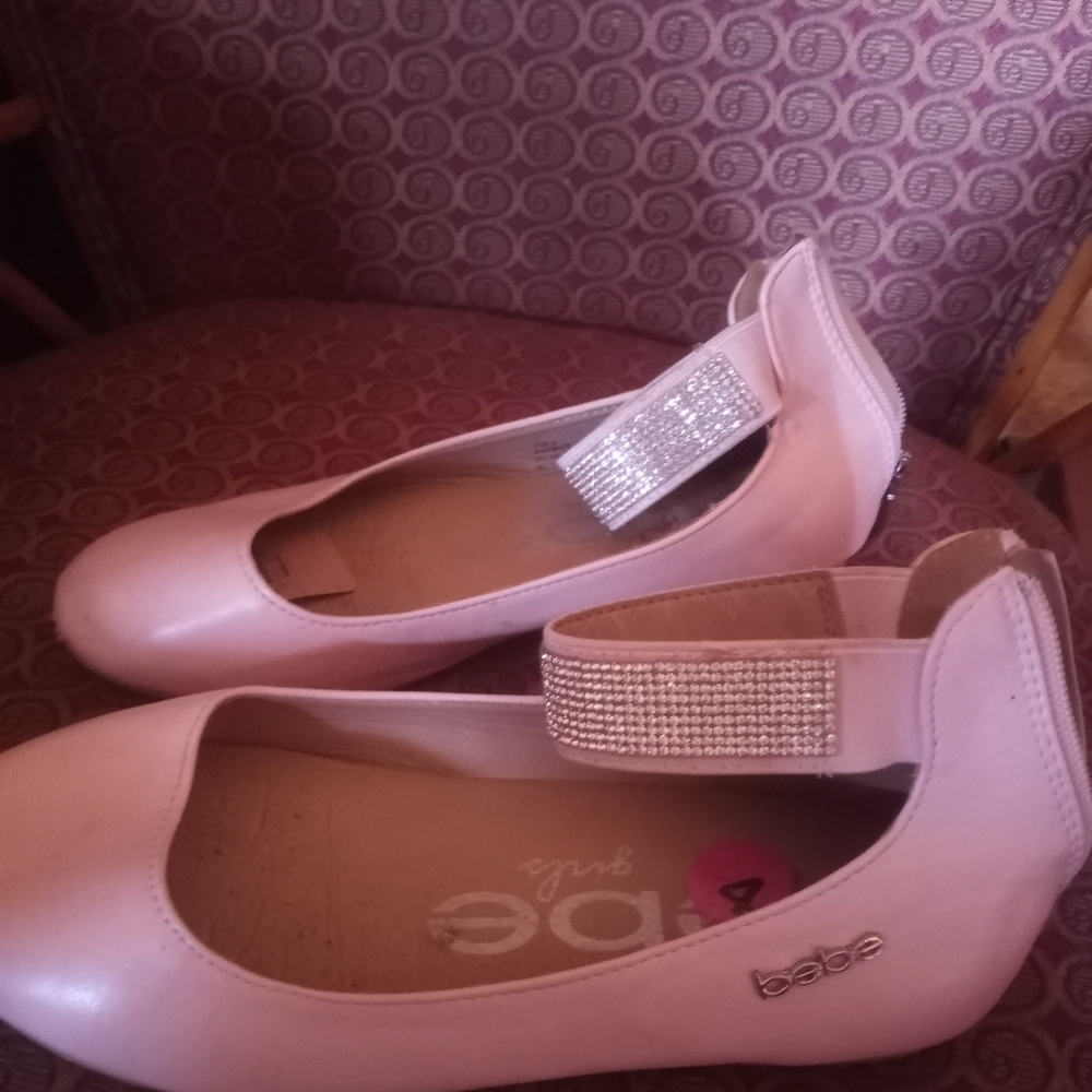 BeBe flats shoes size 4 runs like 6 UGC